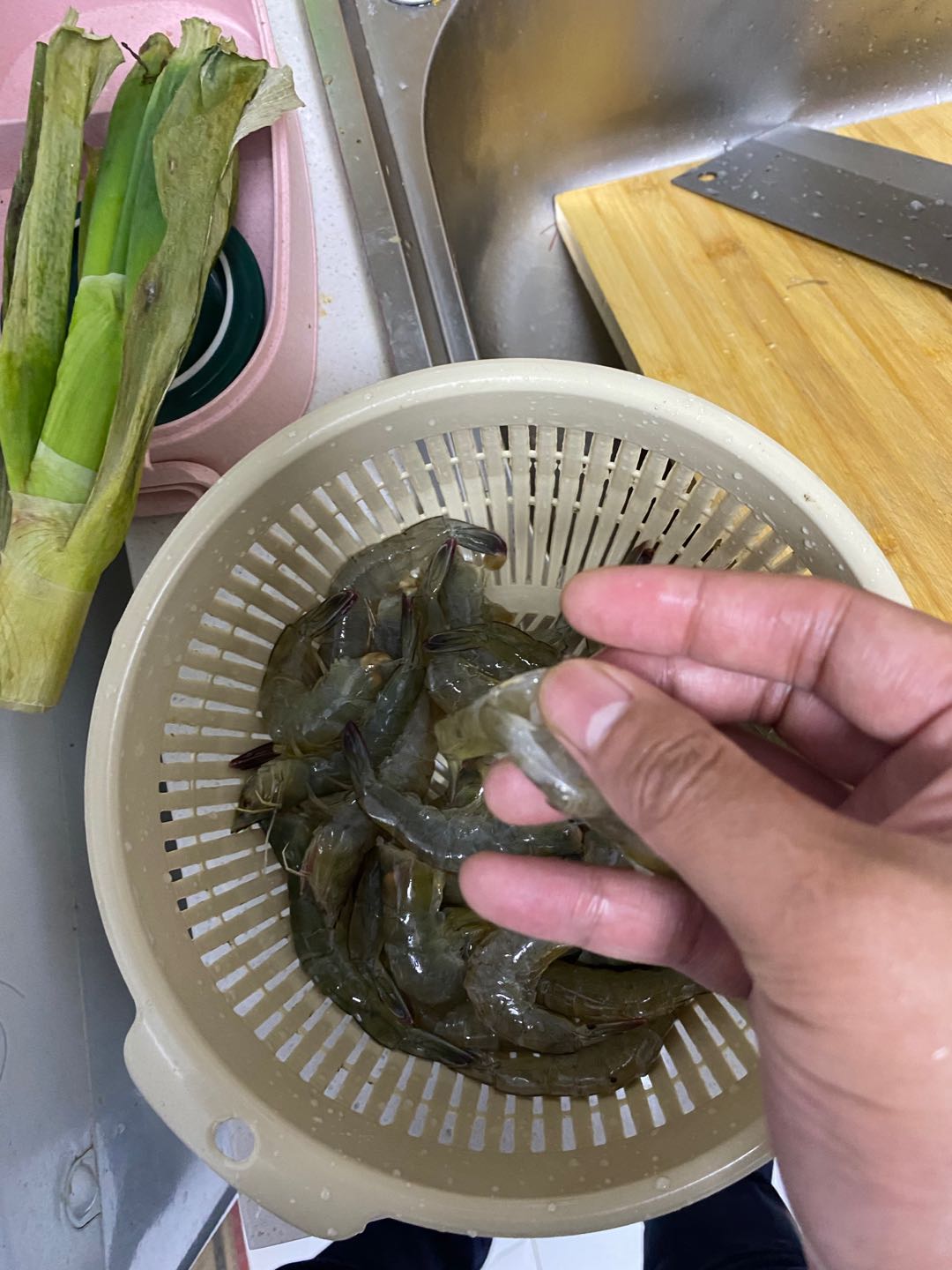 基围虾的做法大全家常（基围虾的做法视频教程）