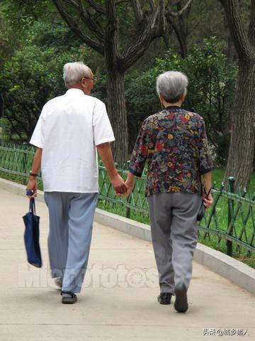 情感故事配图（情感故事配图素材）